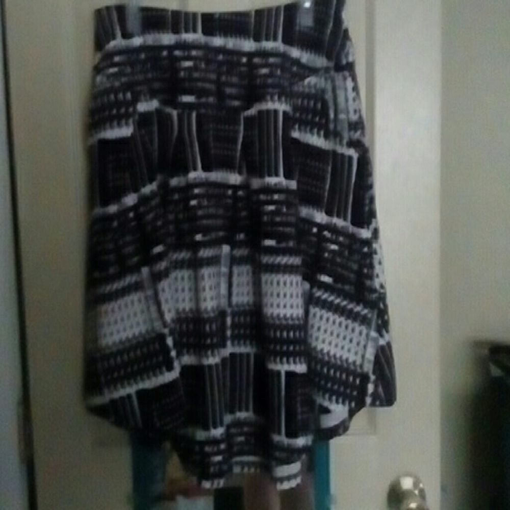 NWT Black and White Skirt